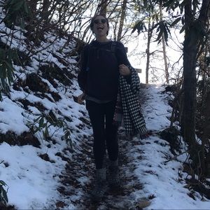 Meet your Posher, Mirn